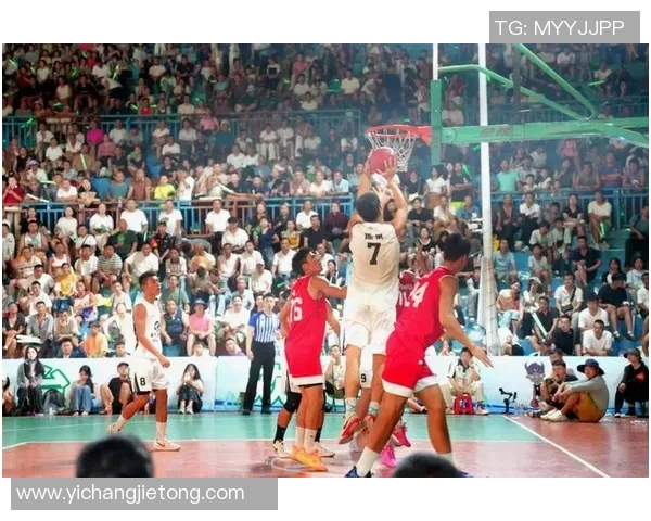 探索篮球巅峰之路：揭秘历史上最伟大的篮球运动员及其传奇生涯