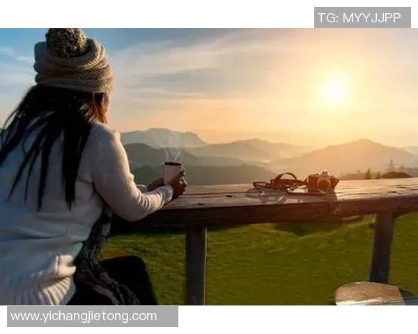 美丽与自由的交融她在阳光下展现真实的自我