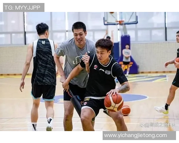 任骏飞领衔广东男篮奋战新赛季展现全能球员风采与团队精神