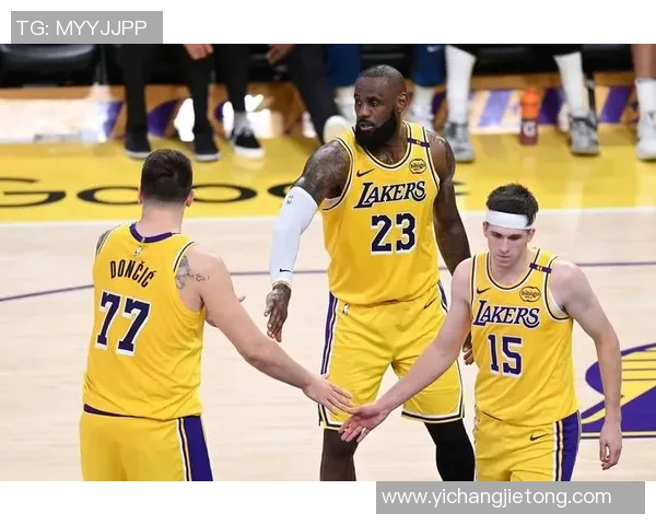 湖人对决热火精彩赛事360直播全程回顾与分析